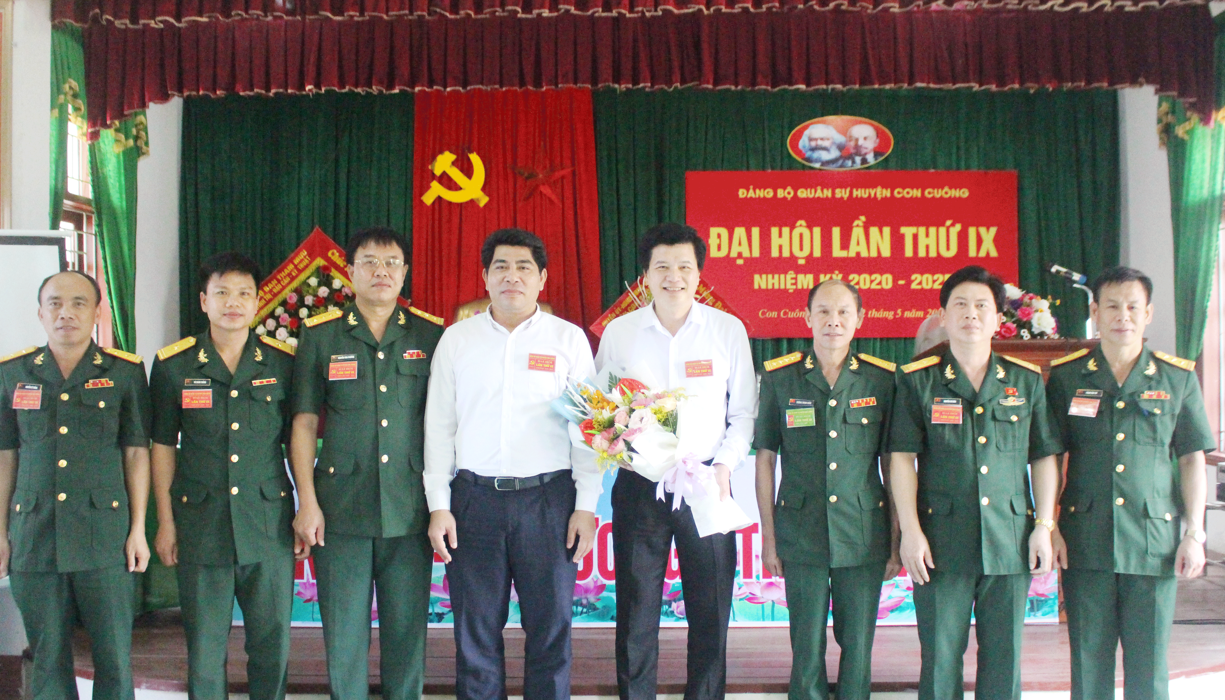 Ra mắt