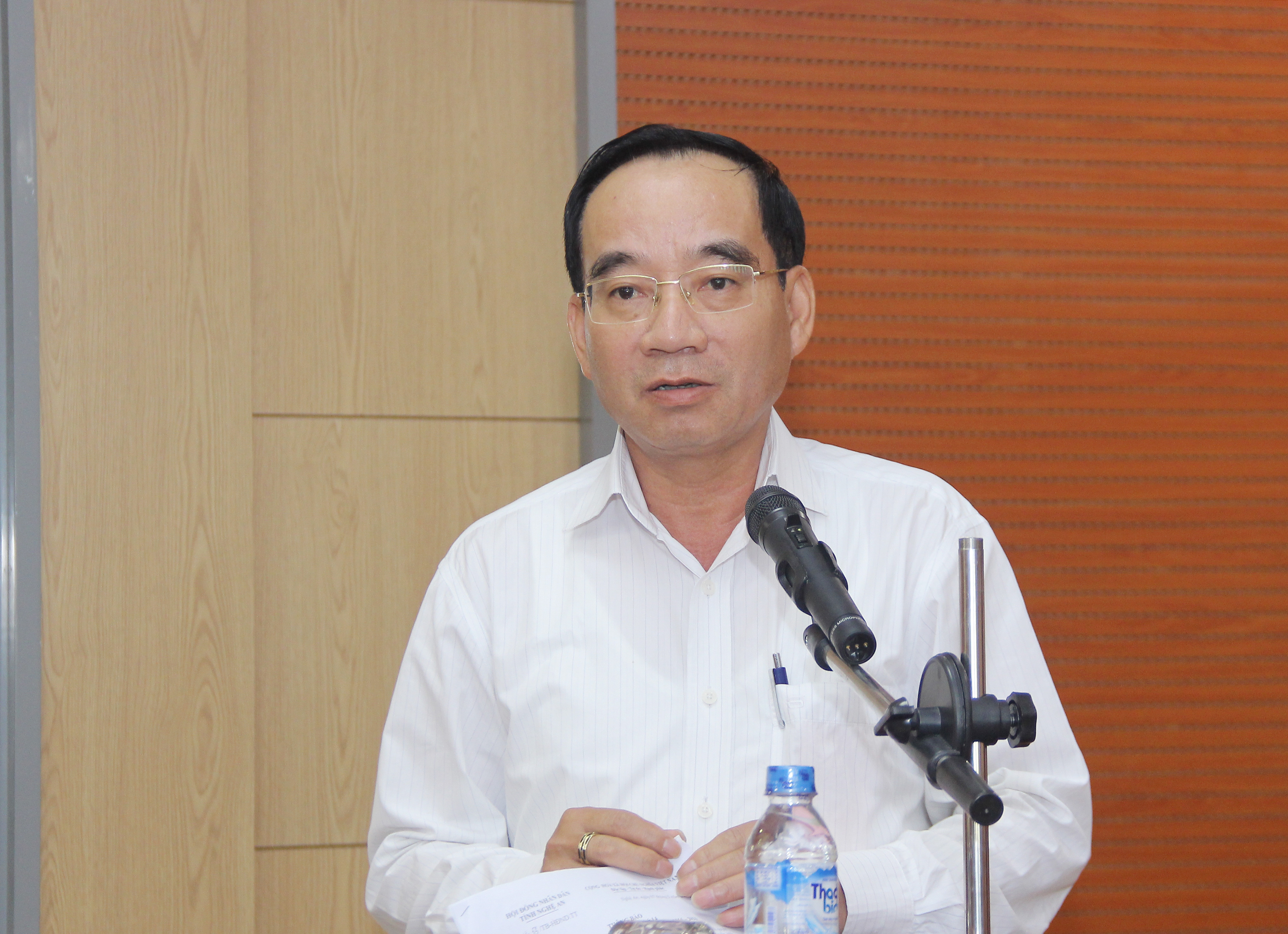 Đồng chí Hoàng Viết Đường - Ủy viên Ban Chấp hành Đảng bộ tỉnh, Phó Chủ tịch HĐND tỉnh phát biểu tại đại hội. Ảnh: Mai Hoa