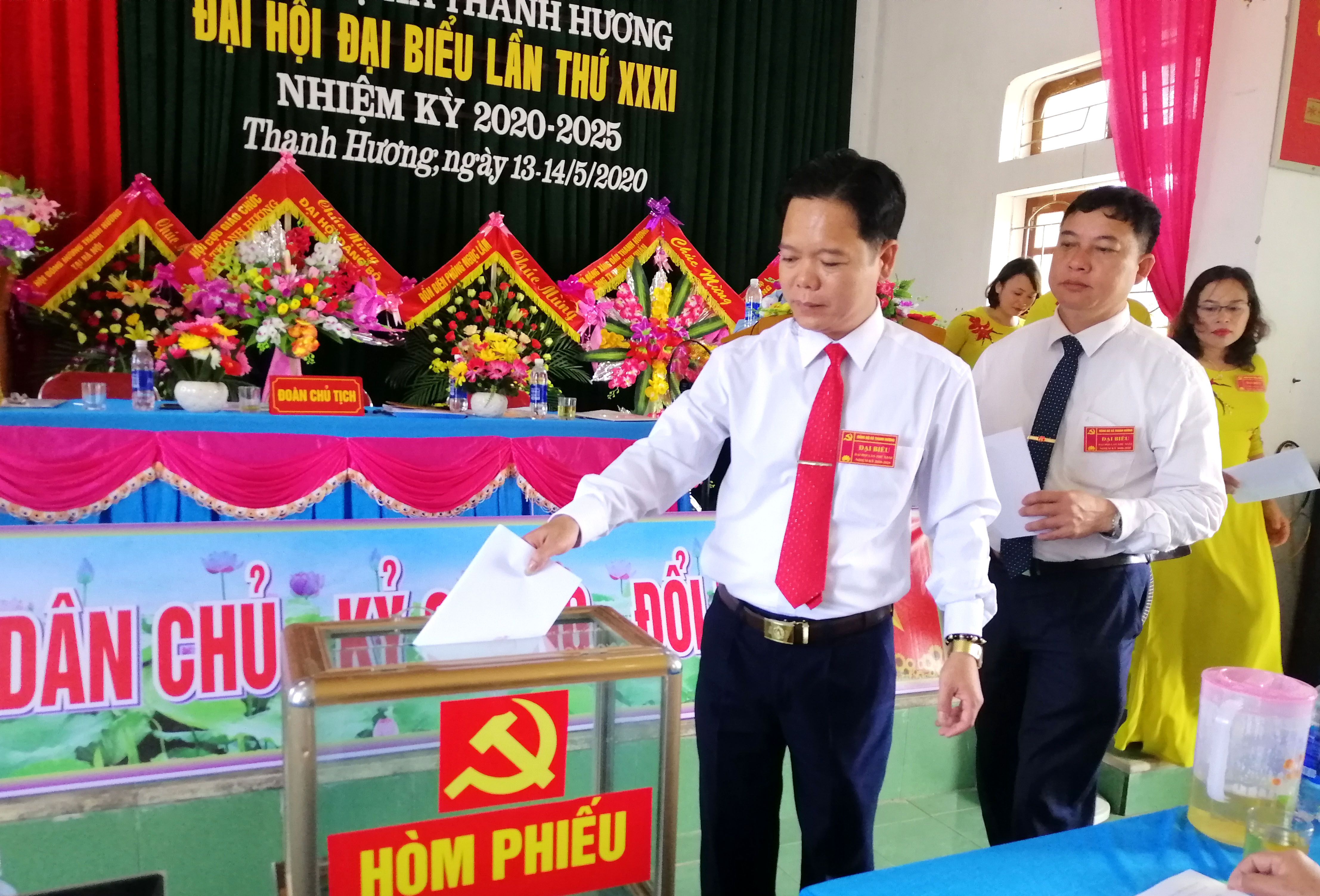 Bầu BCH Đảng bộ xã Thanh Hương nhiệm kỳ mới. Ảnh Hữu Thịnh