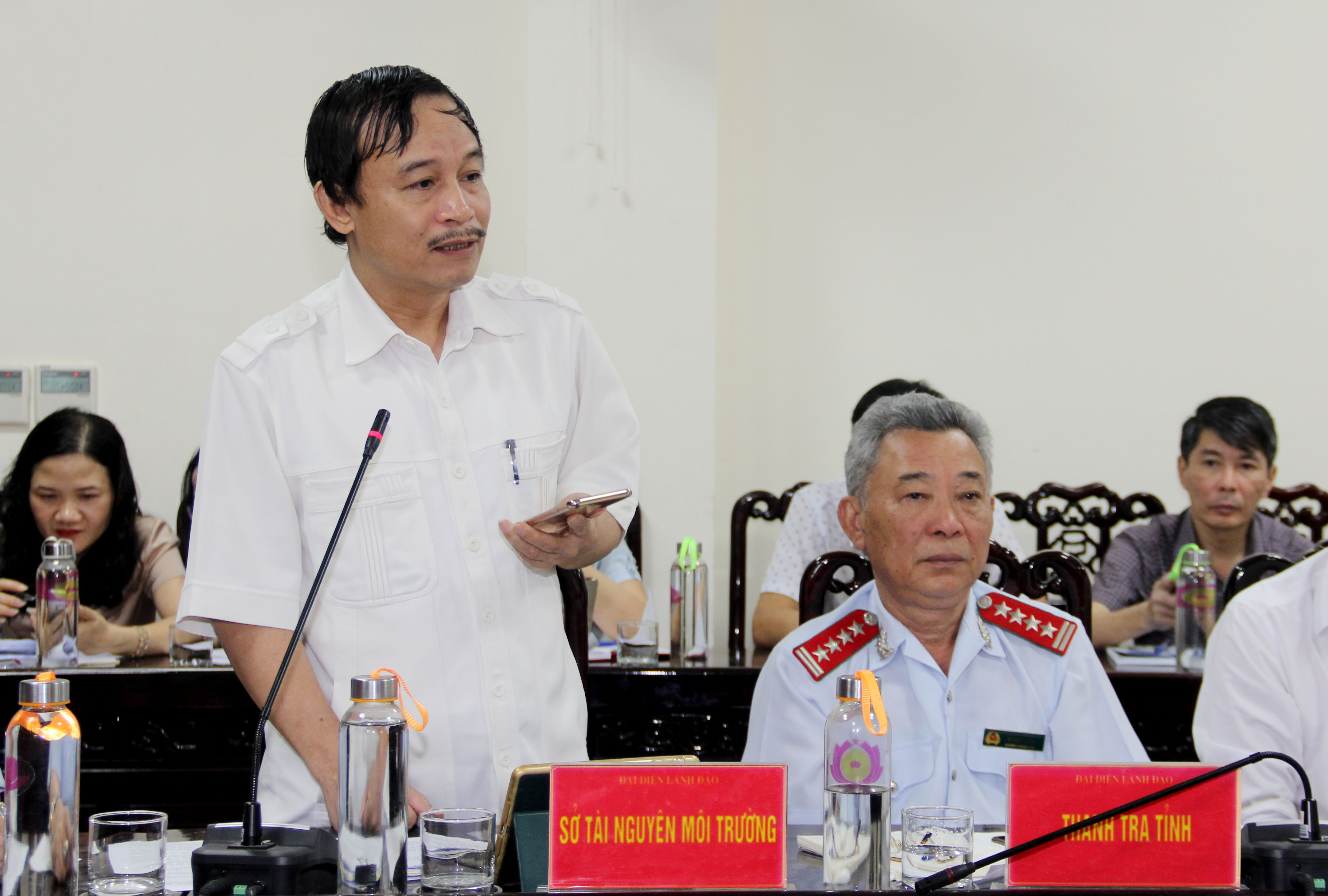 Ông Võ Duy Việt - Giám đốc Sở TN&MT nêu ý kiến về việc giải quyết các kiến nghị của công dân. Ảnh: Phạm Bằng