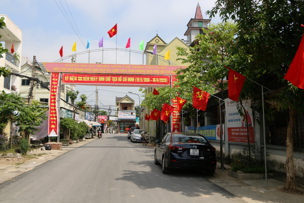 Một góc thị trấn Cầu Giát trong ngày Đại hội Đảng bộ nhiệm kỳ 2020-2025. Ảnh: Nguyễn Hải