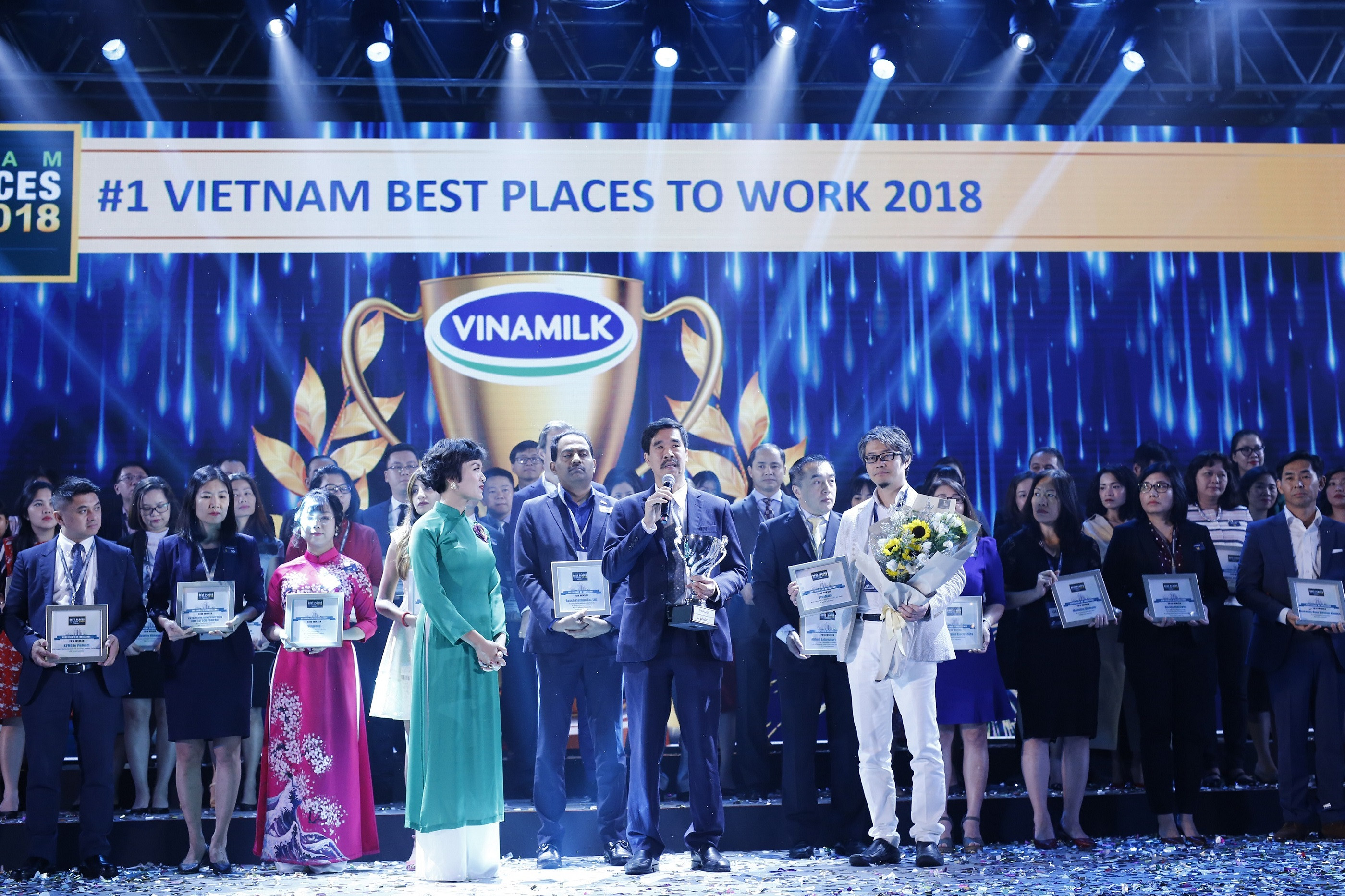 Vinamilk dẫn đầu bảng xếp hạng 100 nơi làm việc tốt nhất Việt Nam năm 2018
