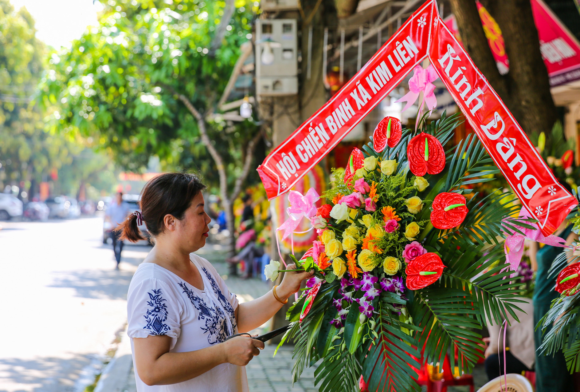 Phường Đội Cung đã hình thành phố chuyên kinh doanh hoa. Ảnh: Đức Anh