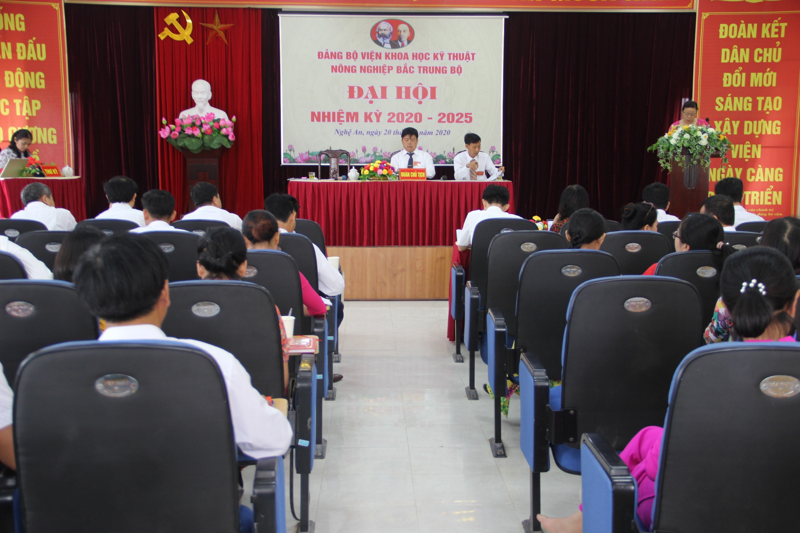 Đảng bộ Viện Khoa học kỹ thuật Nông nghiệp Bắc Trung bộ 