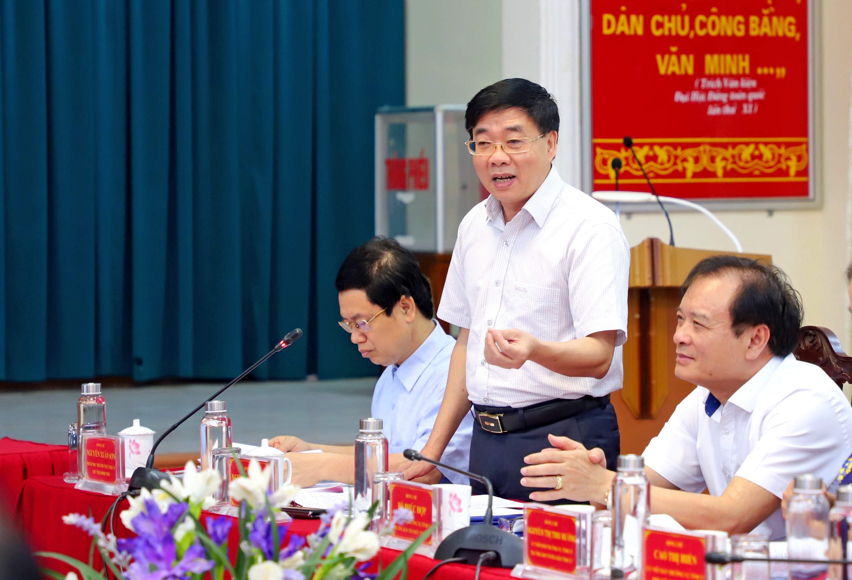 Đồng chí Nguyễn Văn Thông - Phó Bí thư Tỉnh ủy phát biểu tại cuộc làm việc. Ảnh: Thành Duy