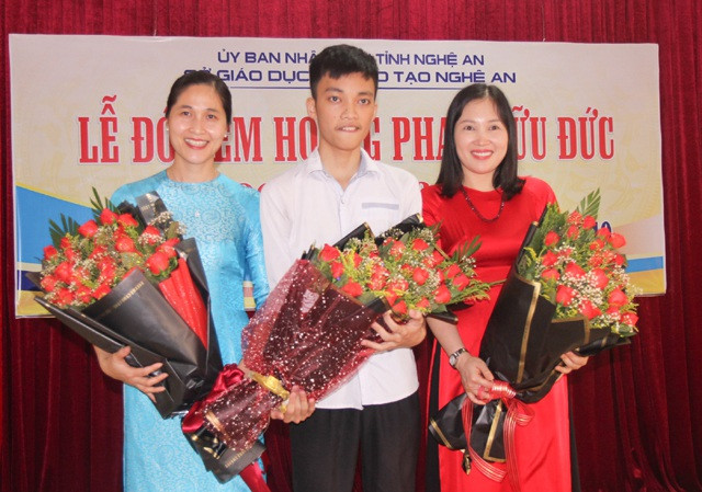 Học sinh Hoàng Phan Hữu Đức ( đội tuyển Tin học) từng đạt Huy chương bạc Tại Kỳ thi Olympic Tin học Châu Á năm 2019. Ảnh: Mỹ Hà