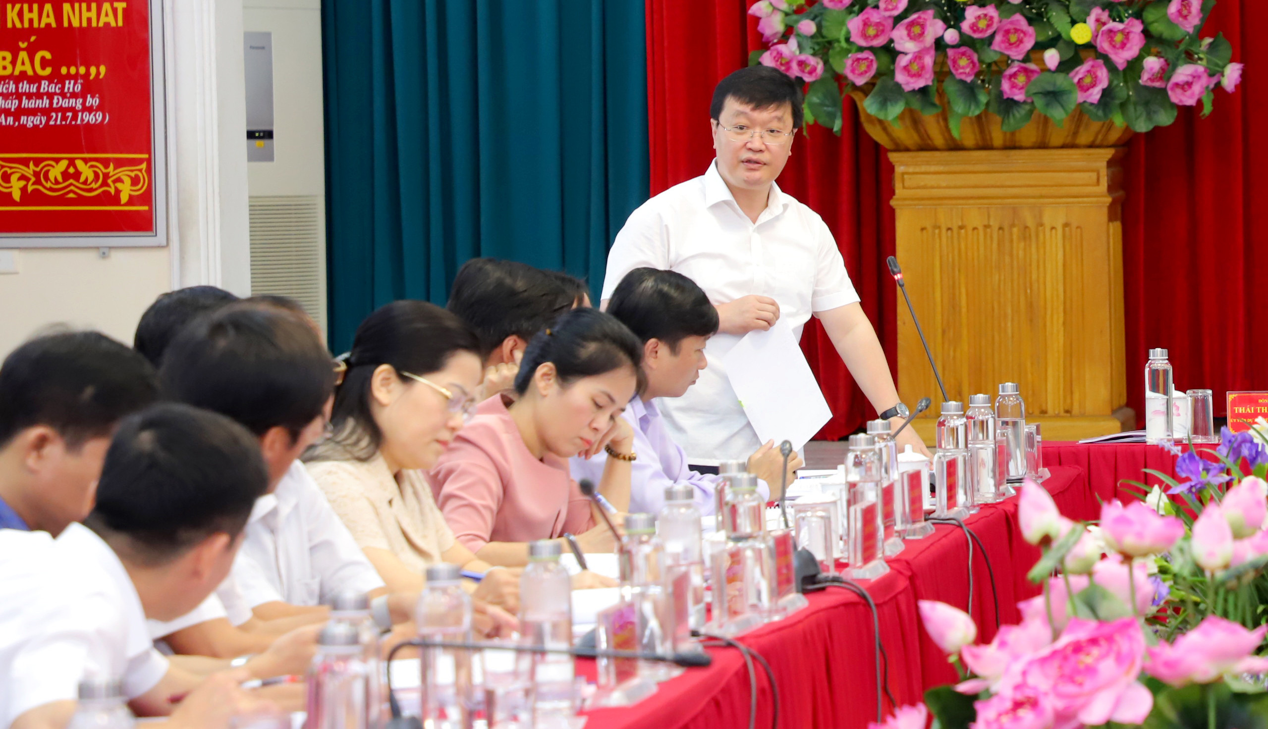 Đồng chí Nguyễn Đức Trung - Phó Bí thư Tỉnh ủy, Chủ tịch UBND tỉnh phát biểu tại cuộc làm việc. Ảnh: Thành Duy