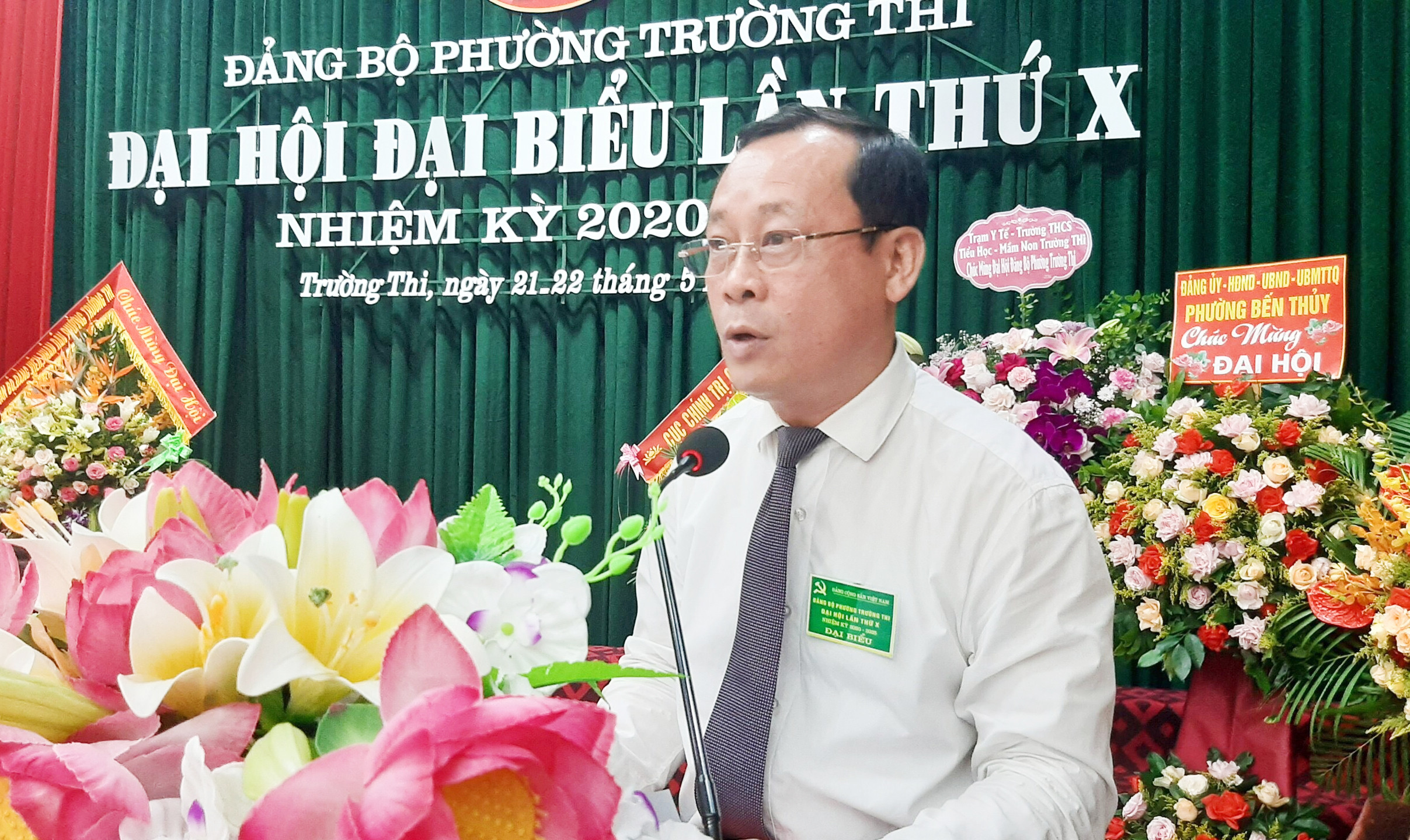 Đồng chí Phan Đức Đồng - Bí thư Thành ủy Vinh phát biểu chỉ đạo tại đại hội. Ảnh: Lê Thanh