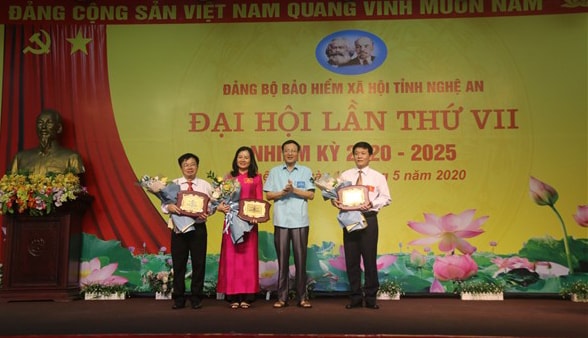 Ra mắt ban chấp hành 