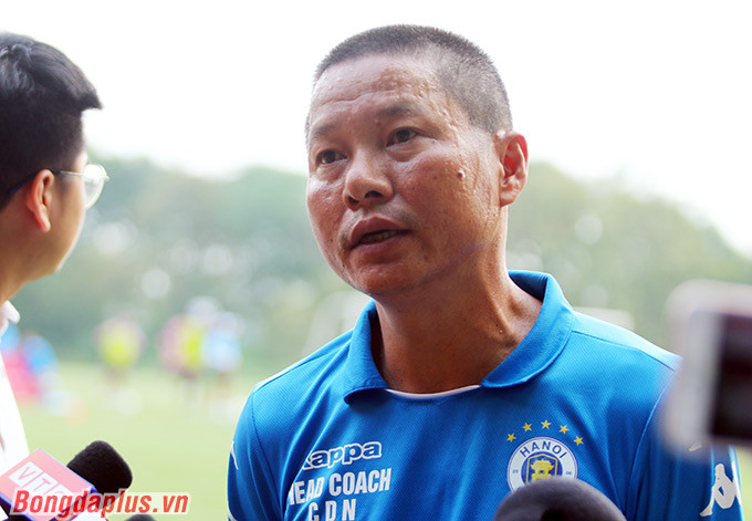HLV Chu Đình Nghiêm bầu chọn Đỗ Hùng Dũng vào danh hiệu Quả bóng Vàng Việt Nam 2019.
