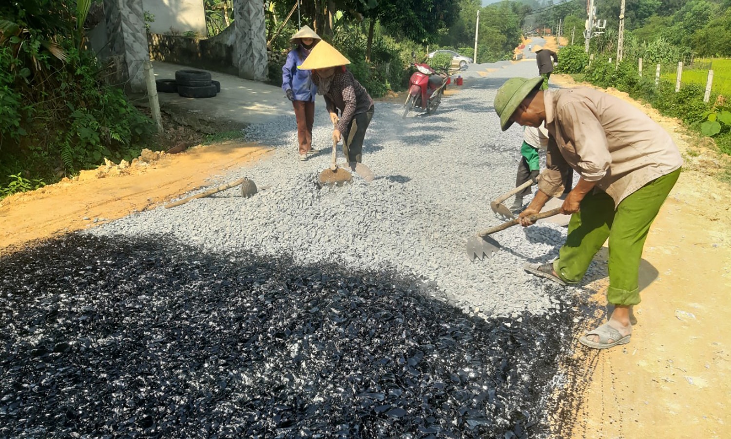 Một số công trình trọng điểm được triển khai trong nhiệm kỳ, trong đó có hệ thống giao thông. Ảnh: Minh Chi