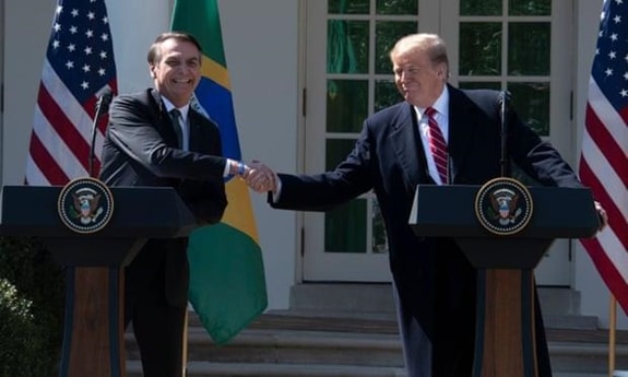 Tổng thống Donald Trump và Tổng thống Jair Bolsonaro trong cuộc họp báo ngày 19-3-2019. Ảnh: Reuters