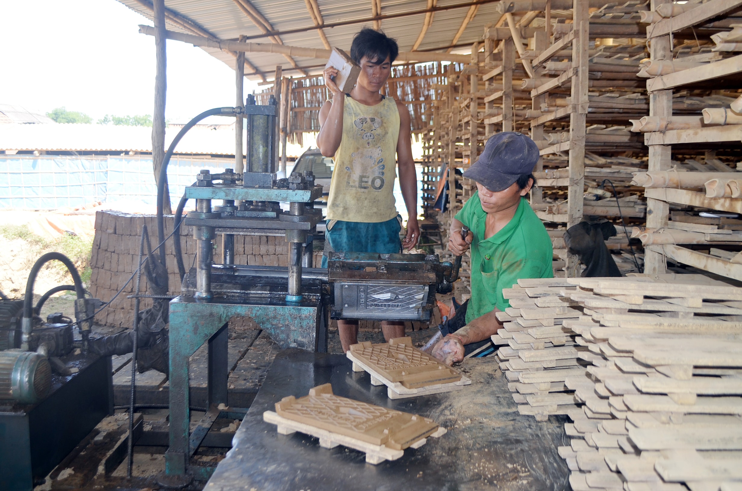 Một khu sản xuất ngói 5 năm trước ở làng ngói Cừa. Khi nó vẫn chưa bị dừng hoạt động. Ảnh: Tiến Hùng