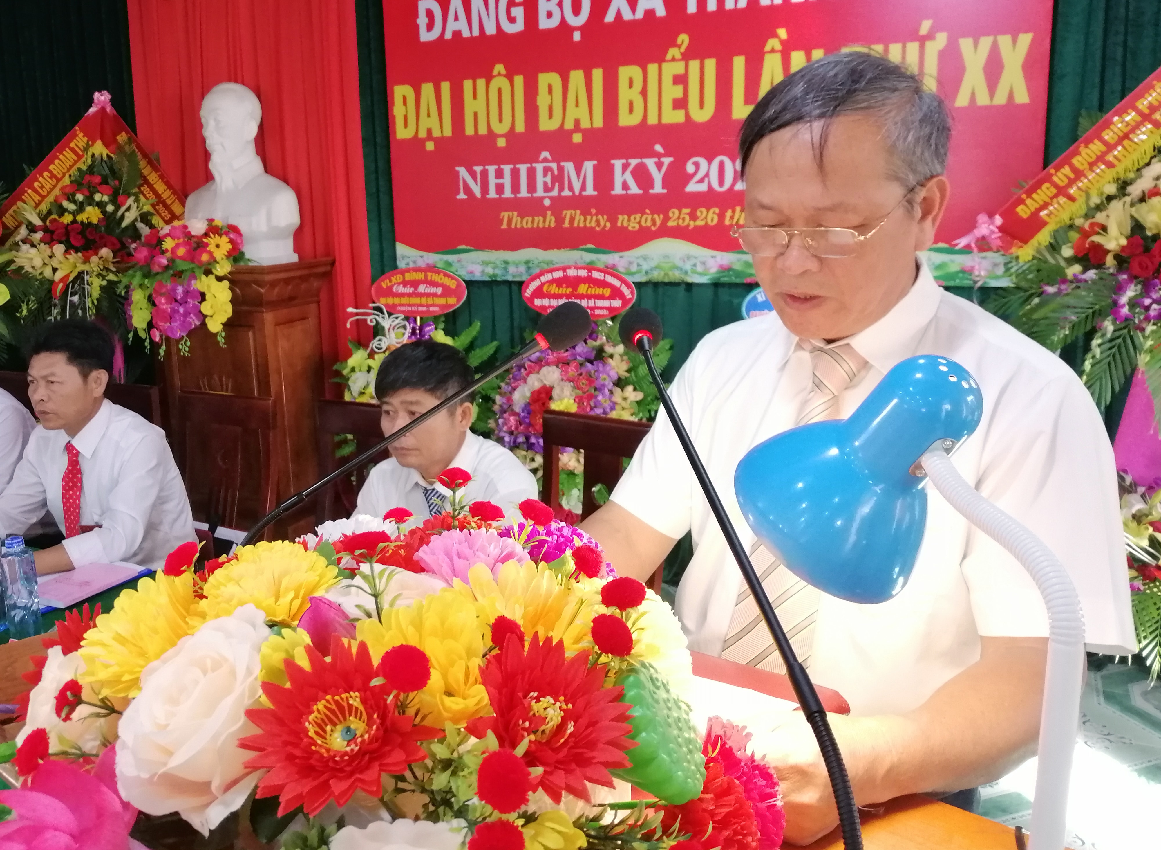 Ông Nguyễn Văn Dần - Bí thư Đảng ủy khai mạc đại hội. Ảnh: Hữu Thịnh