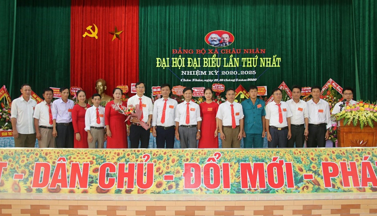 BCH Đảng bộ xã Châu Nhân ra mắt Đại hội. 