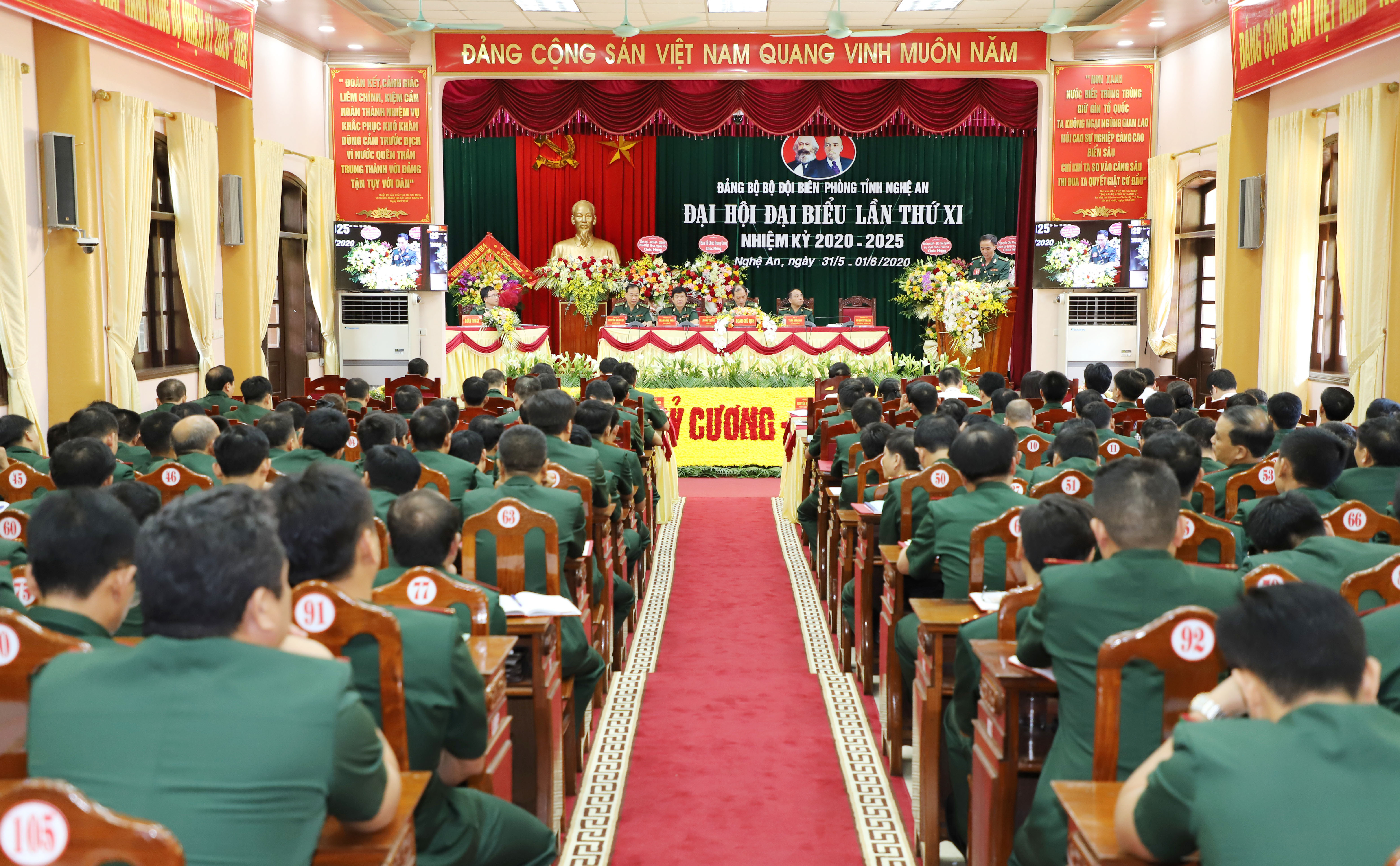 160 đại biểu của 33 tổ chức Đảng trực thuộc Đảng bộ BĐBP tỉnh tham dự đại hội. Ảnh: Phạm Bằng
