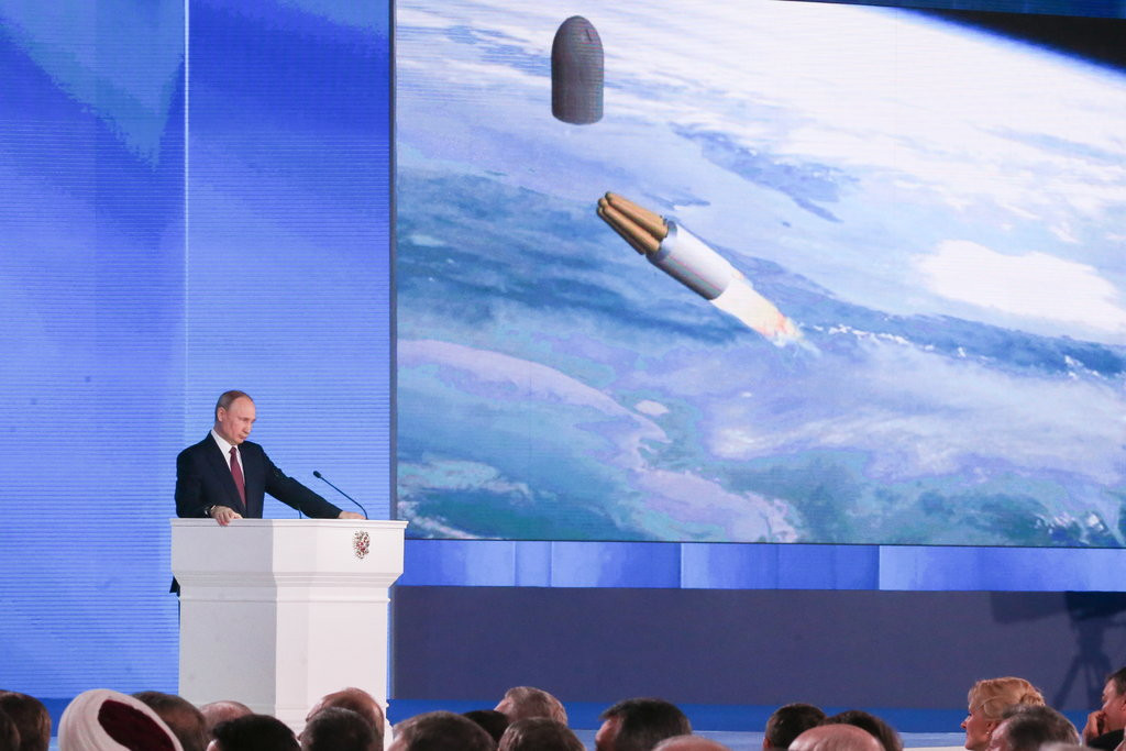 Tổng thống Nga Vladimir Putin đang ấp ủ nhiều chiến lược không gian vũ trụ cạnh tranh với Mỹ. Ảnh: Getty