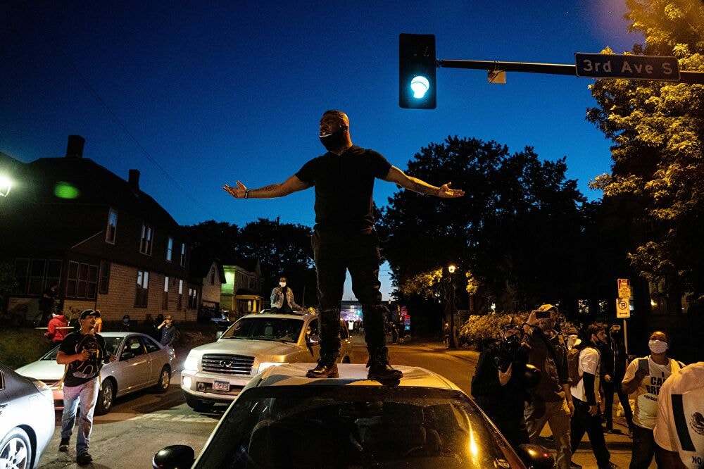 Người biểu tình trên đường phố ở đô thị Minneapolis. Ảnh: Sputnik