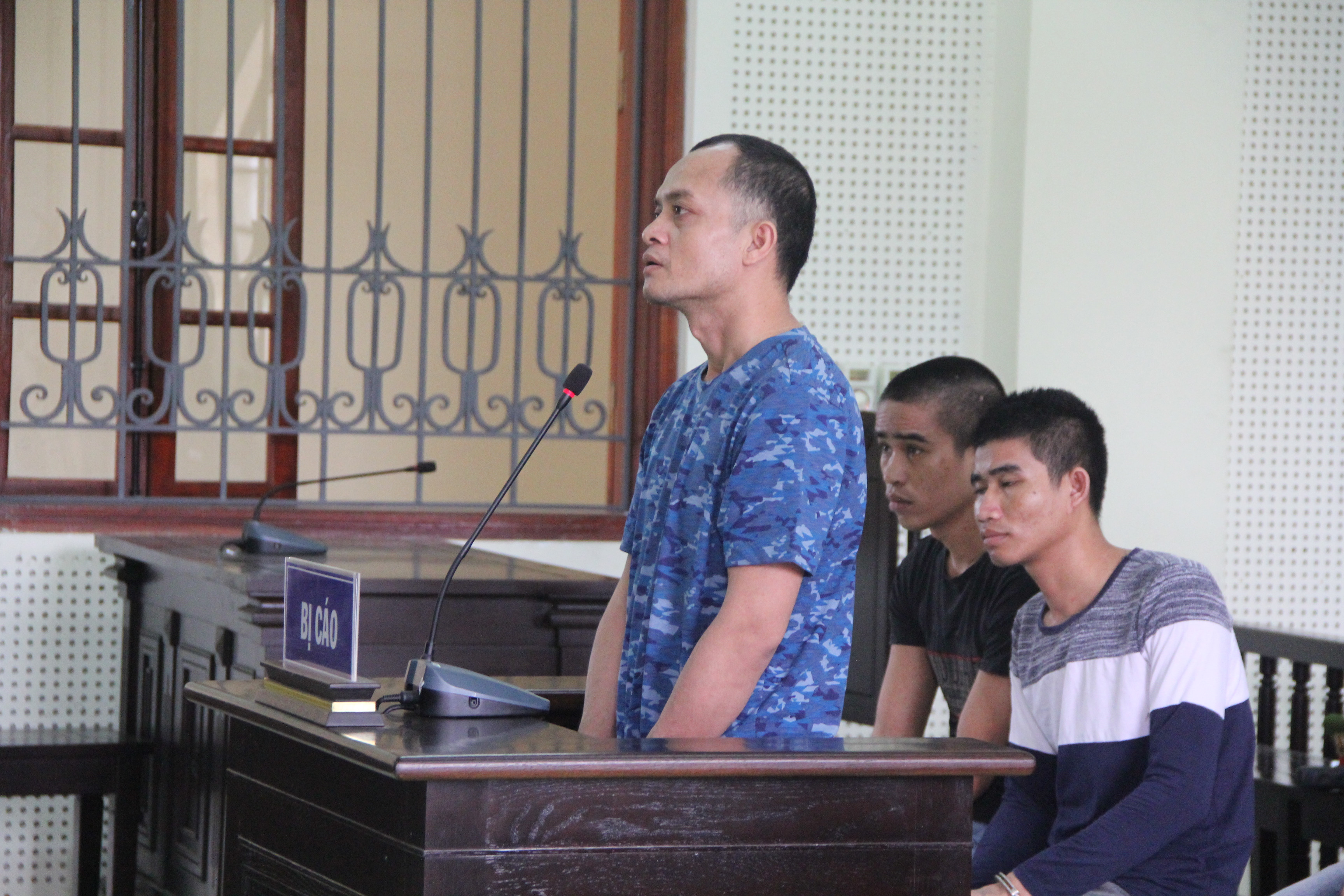 Bị cáo Nguyễn Văn Cóng tại phiên tòa. Ảnh: Trần Vũ