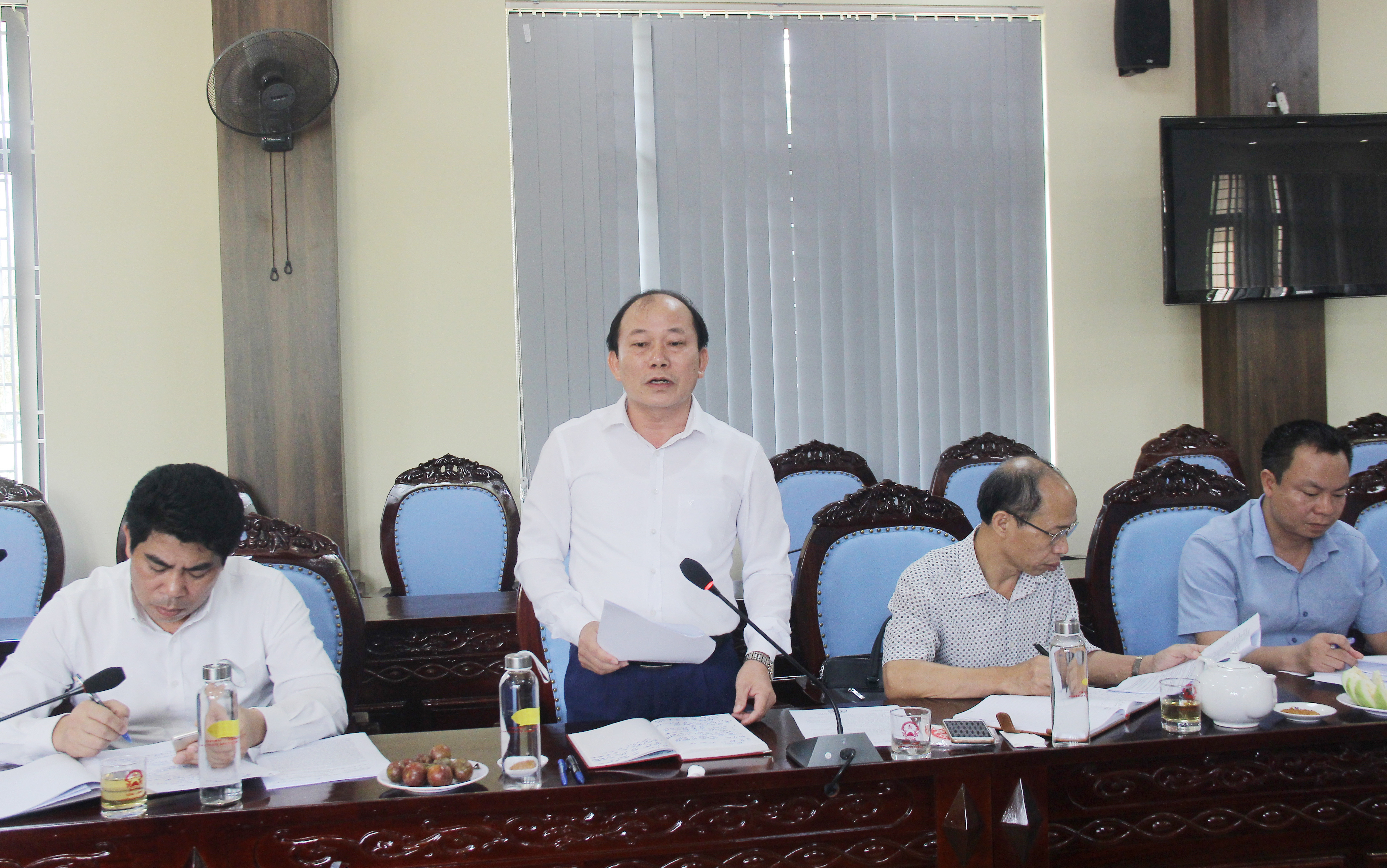 Phó Chủ tịch UBND huyện Lô Văn Thao kiến nghị tránh phân bổ 