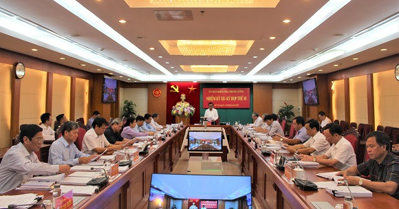 Từ ngày 01 đến 04/6/2020, tại Hà Nội, Ủy ban Kiểm tra Trung ương đã họp Kỳ 45. Đồng chí Trần Cẩm Tú, Bí thư Trung ương Đảng, Chủ nhiệm Ủy ban Kiểm tra Trung ương chủ trì Kỳ họp.