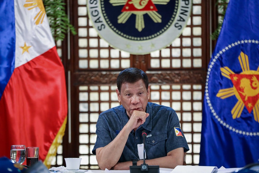 Tổng thống Philippines Rodrigo Duterte đề cao ý tưởng thiết quân luật với đất nước. Ảnh: EPA