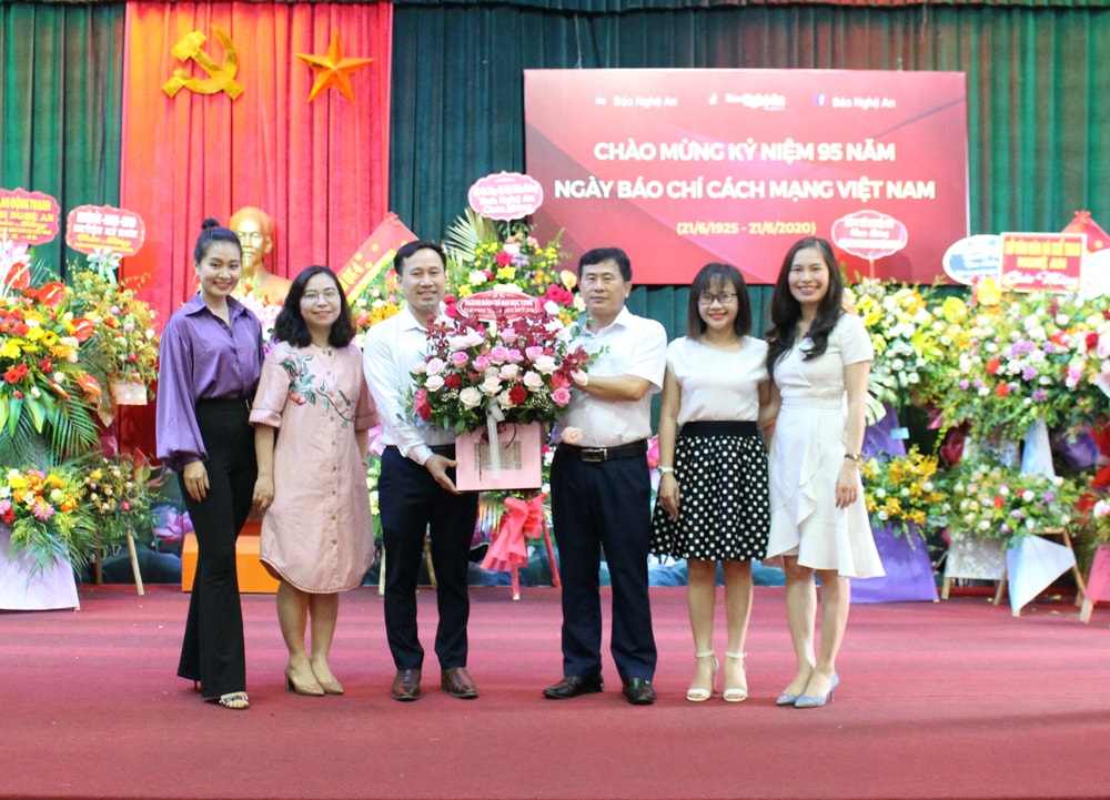 Ngành Báo Chí - Đại học Vinh.