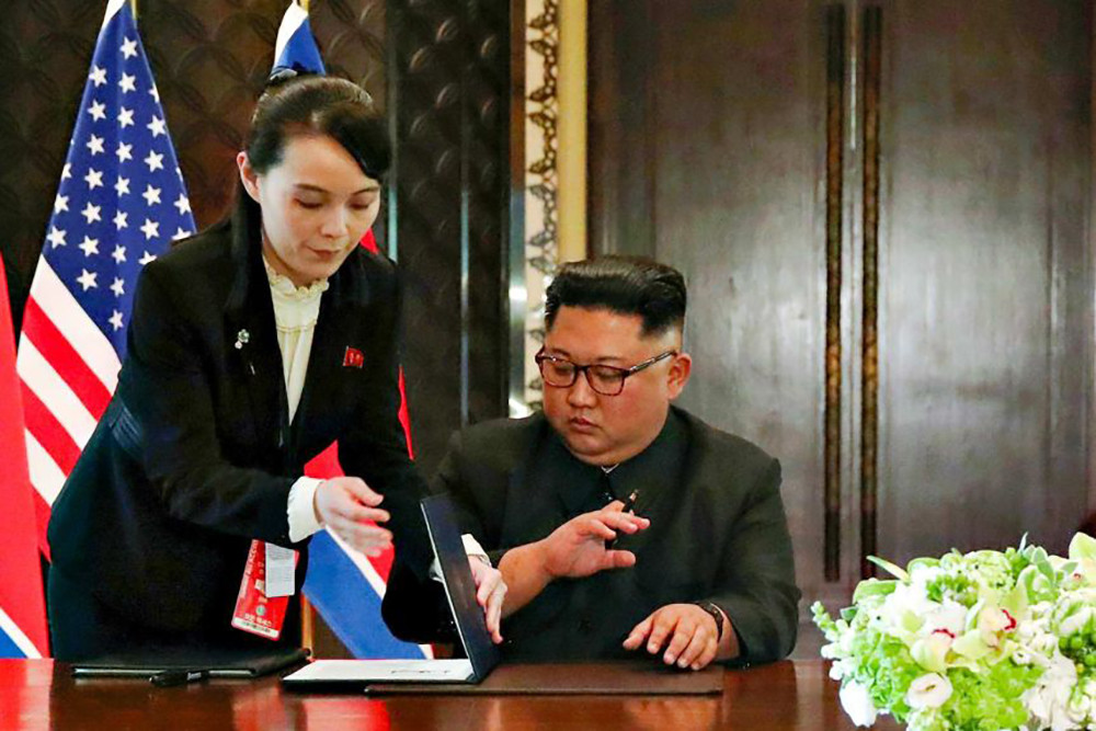 Kim Yo-jong tháp tùng anh trai trong các chuyến công du quan trọng. Ảnh: Reuters