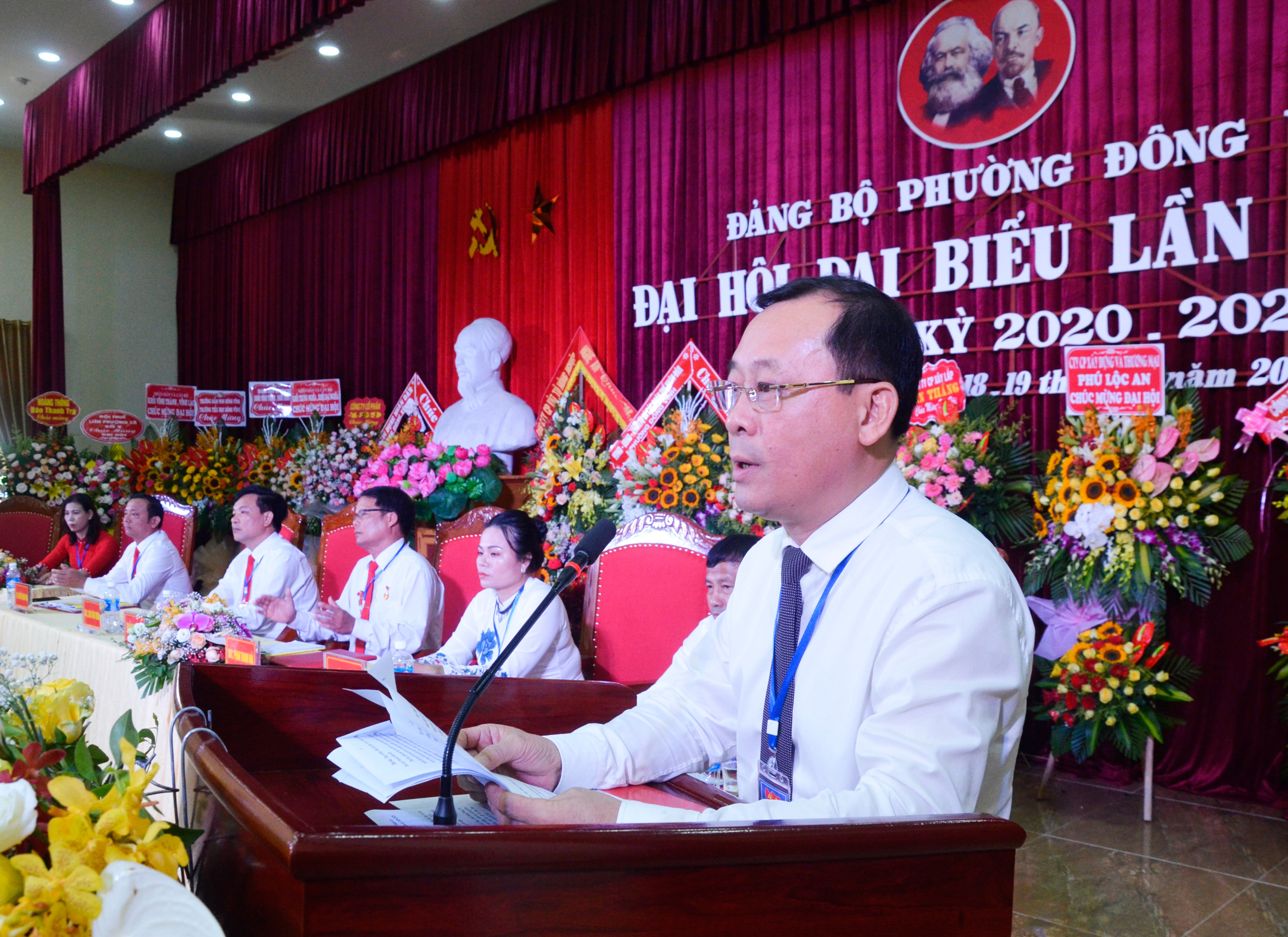 Đồng chí Phan Đức Đồng - Bí thư Thành ủy Vinh phát biểu chỉ đạo tại đại hội. Ảnh: Thanh Lê