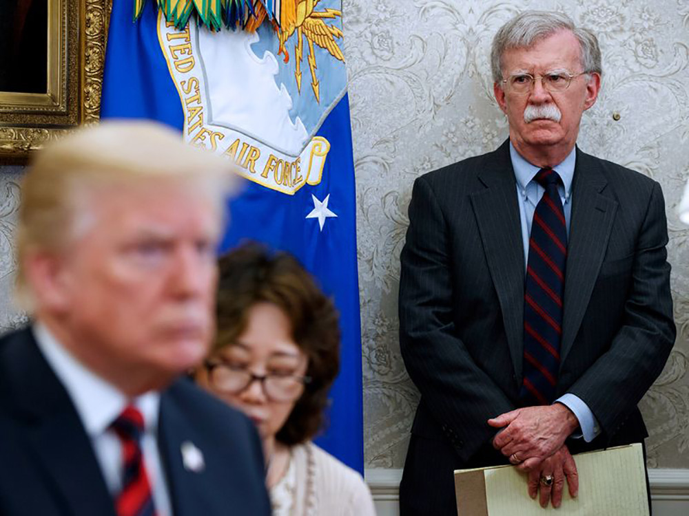 Tổng thống Donald Trump và cựu cố vấn an ninh quốc gia John Bolton tại một cuộc họp ở Nhà Trắng hồi năm 2016. Ảnh: AP