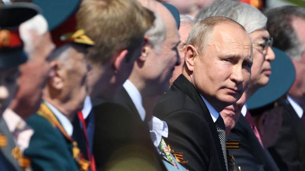 Tổng thống Nga Vladimir Putin có mặt tại lễ duyệt binh ở Quàng trưởng Đỏ. Ảnh: CNBC