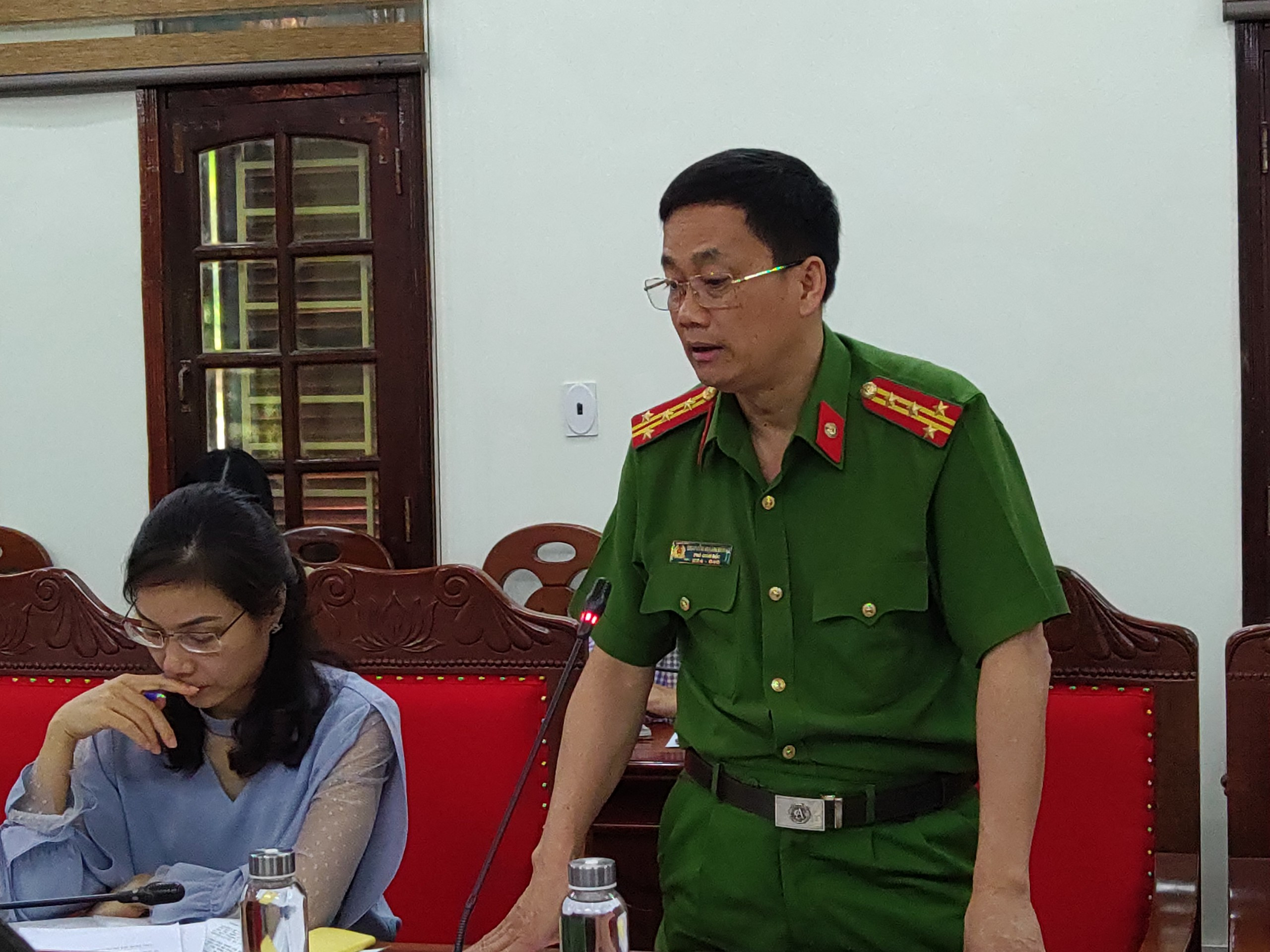Đại tá Nguyễn Mạnh Hùng - Phó Giám đốc Công an tỉnh phát biểu tại cuộc giao ban. Ảnh: Hoài Thu