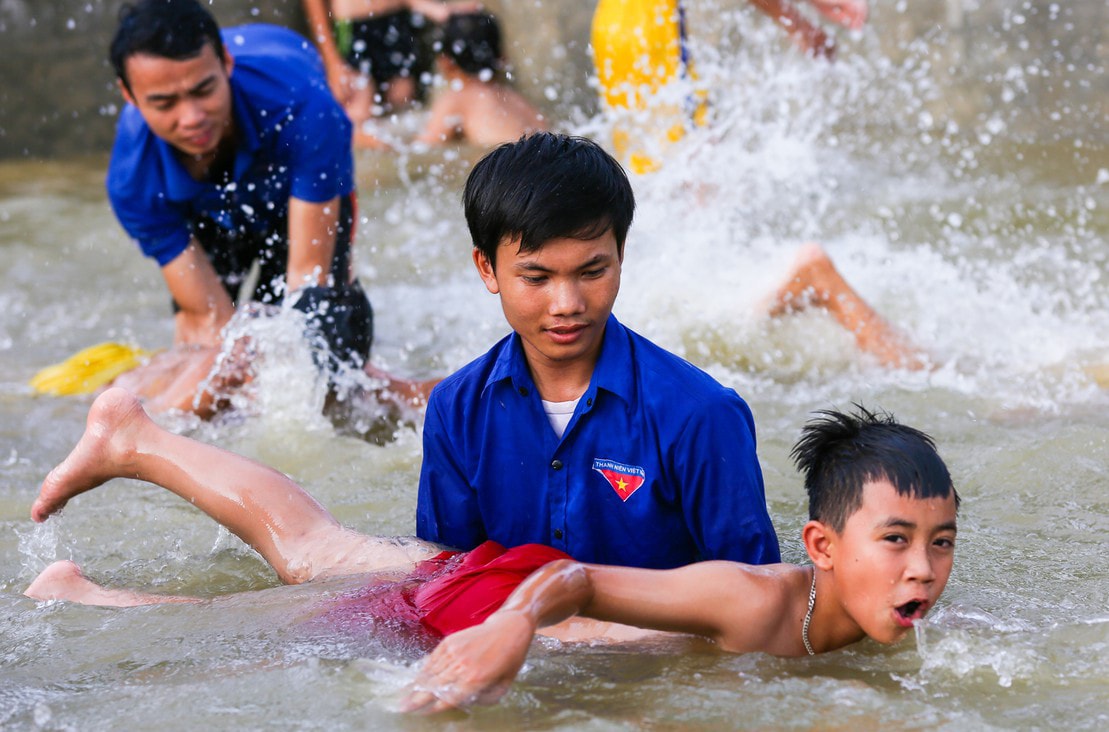 Chăm lo và coi trọng sự an toàn cho trẻ trong kỳ nghỉ hè, đó thực sự là trách nhiệm, tình cảm của mỗi chúng ta.