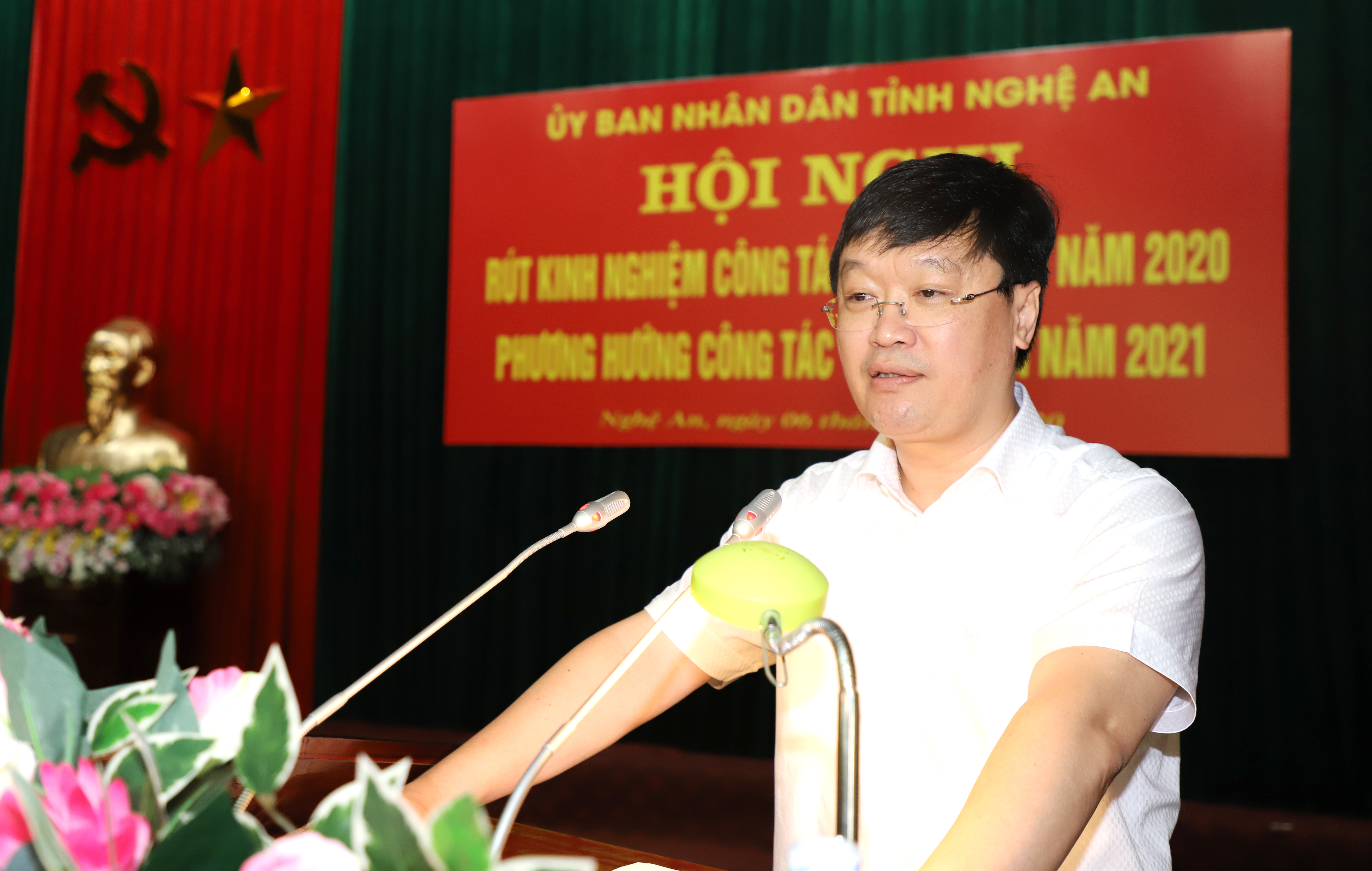 Đồng chí Nguyễn Đức Trung - Chủ tịch UBND tỉnh kết luận hội nghị. Ảnh: Phạm Bằng