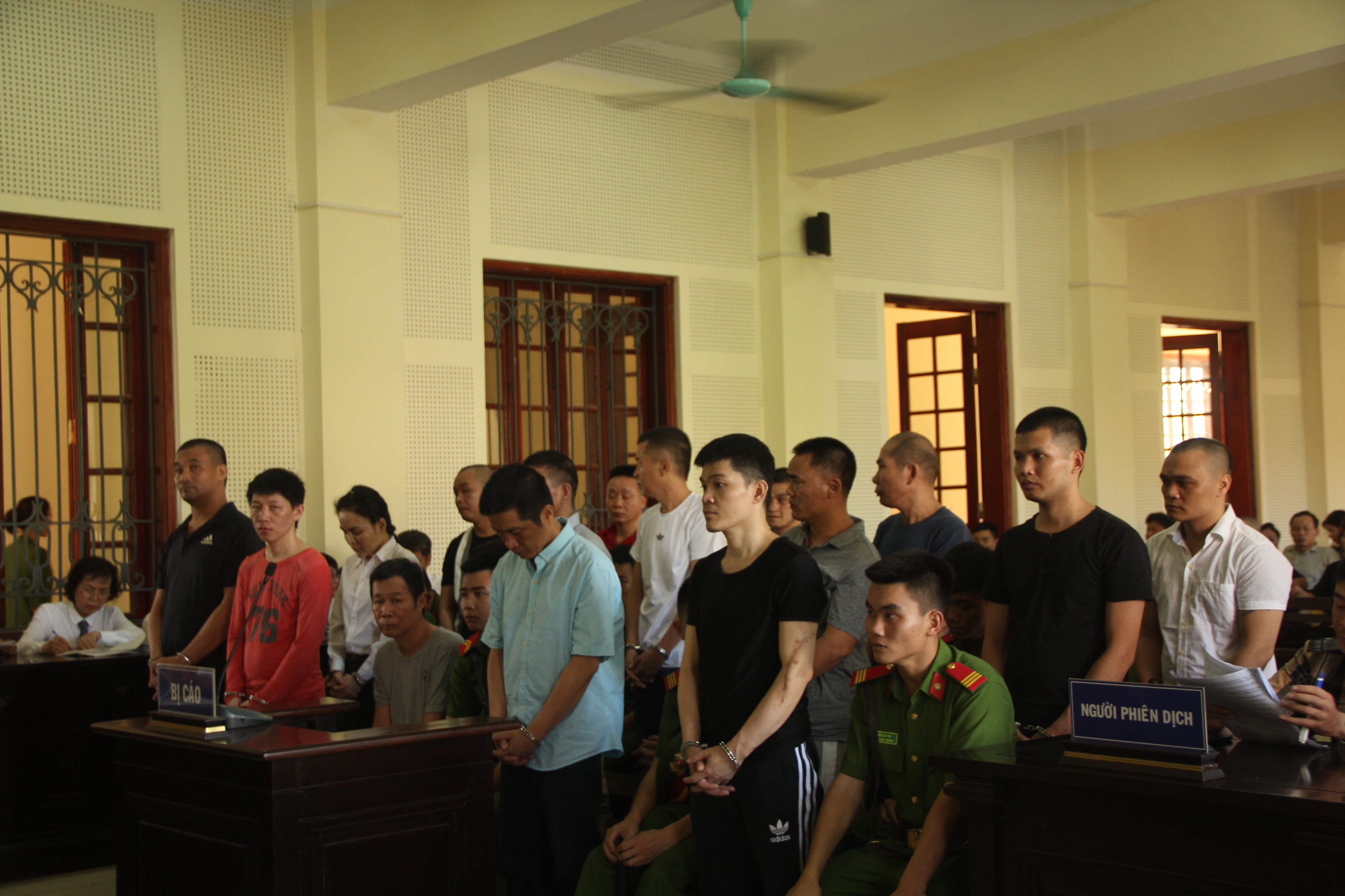 Các bị cáo tại phiên tòa. Ảnh: Trần Vũ