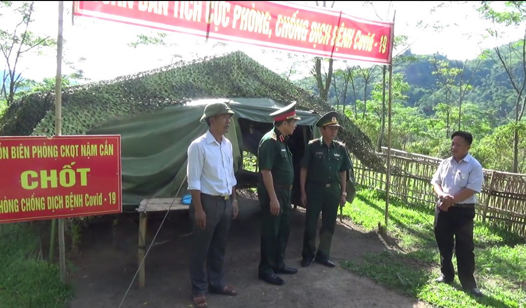 Đoàn công tác trao đổi với địa phương xã Nậm Cắn huyện Kỳ Sơn