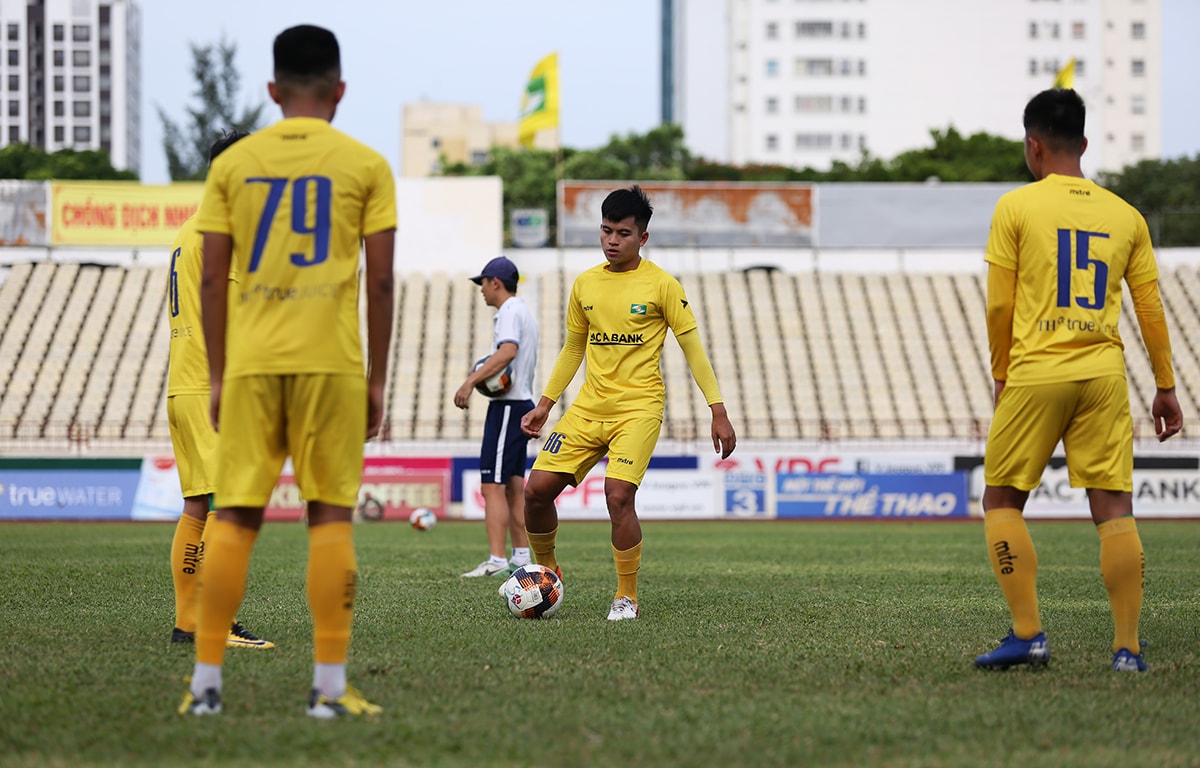 Tại V.League 2020, SLNA đang dựa vào những cầu thủ trẻ mới lần đầu lên chơi như Thái Bá Sang, Bùi Đình Châu, Trần Đình Tiến... Ảnh: Đức Anh