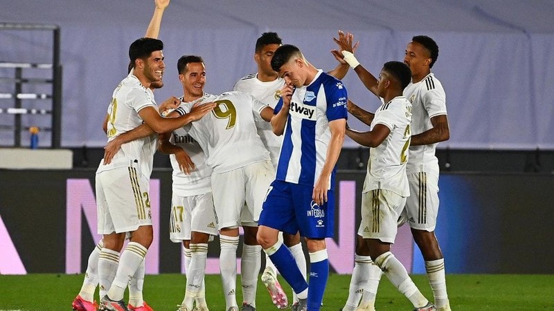 Real Madrid đã ở rất gần chức vô địch La Liga mùa này sau trận thắng Alaves. (Ảnh: Getty). 