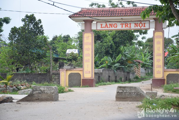 Trên địa bàn tỉnh còn rất nhiều trụ bê tông tại các con đường làng. Ảnh tư liệu: Xuân Hoàng