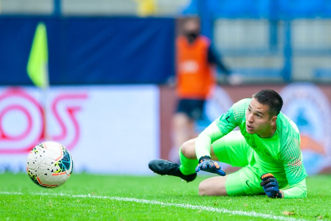 Filip Nguyễn giúp Slovan thoát khỏi một bàn thua. Ảnh: Liberec.