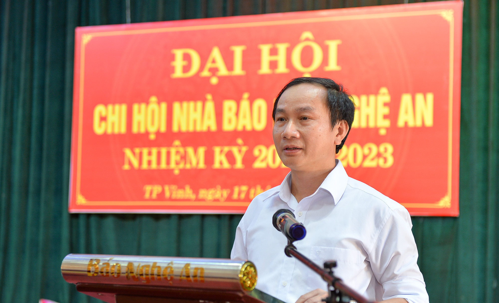 Đồng chí Trần Văn Hùng - Phó Tổng Biên tập, 