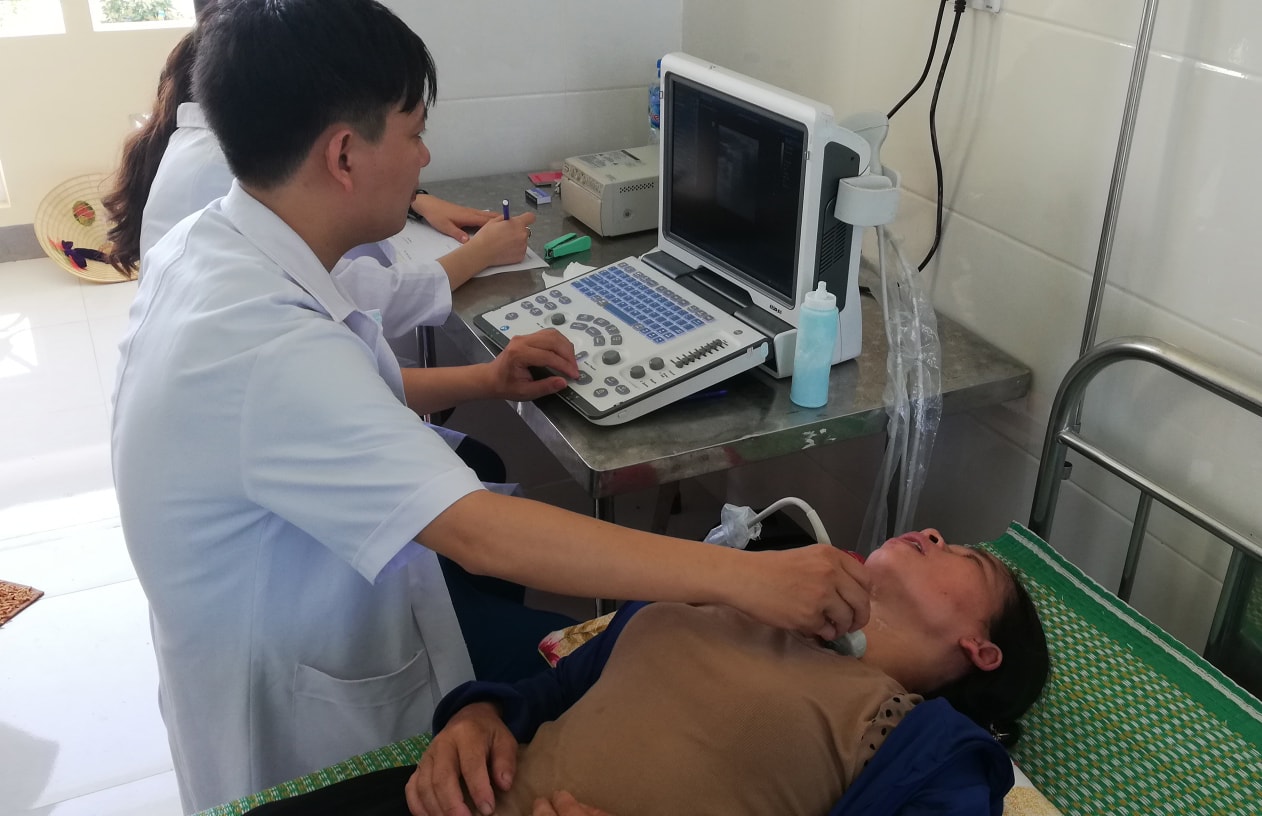 Khám bệnh, phát thuốc miễn phí ở Diễn Châu