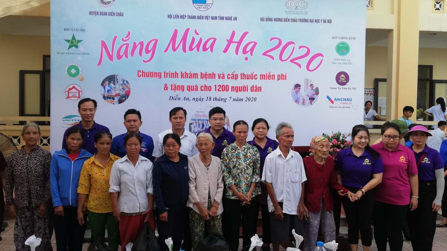 Khám bệnh, phát thuốc miễn phí ở Diễn Châu