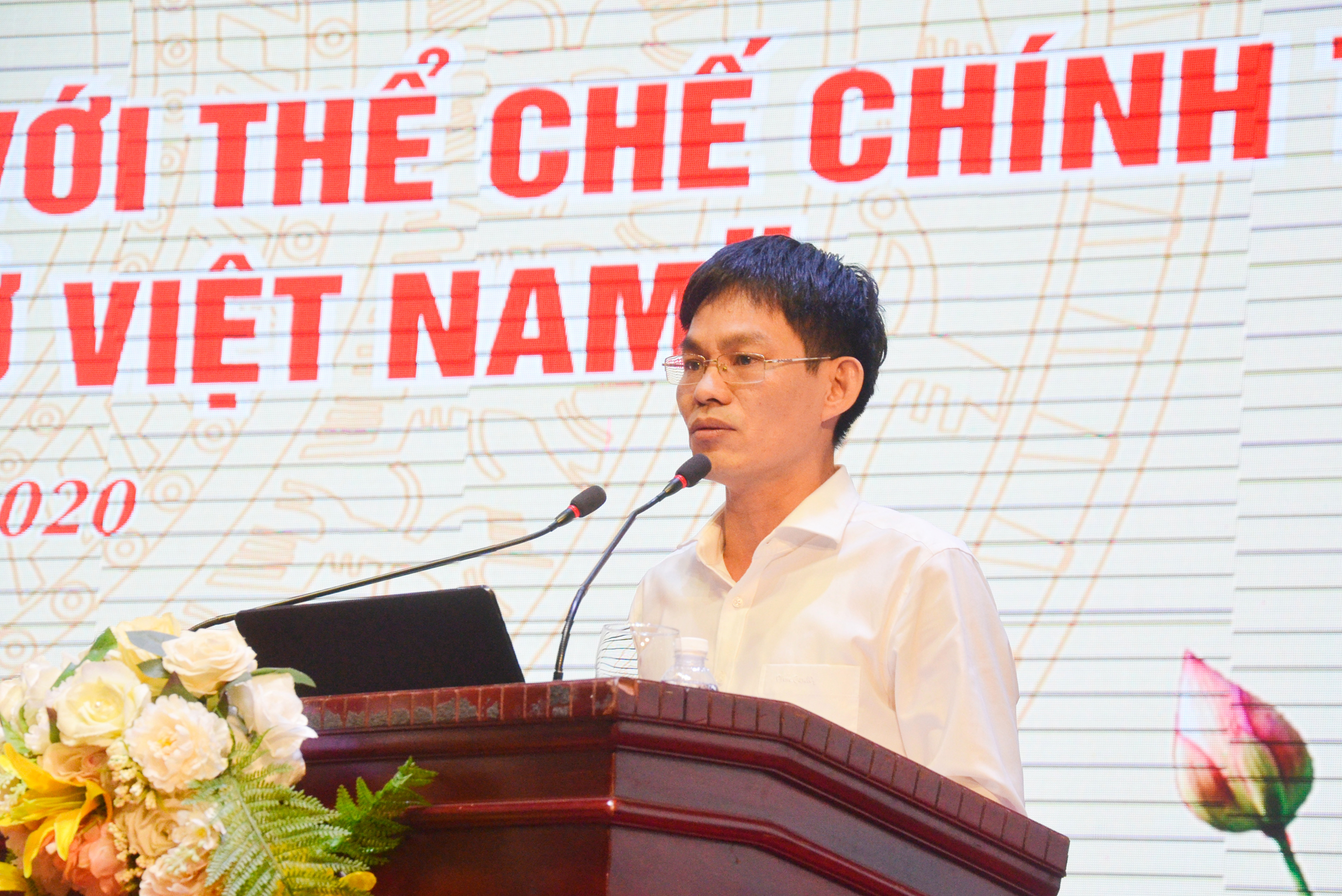 Đồng chí Chu Bá Long - Phó Bí thư Đảng ủy Khối các cơ quan tỉnh phát biểu khai mạc hội nghị. Ảnh: Thanh Lê