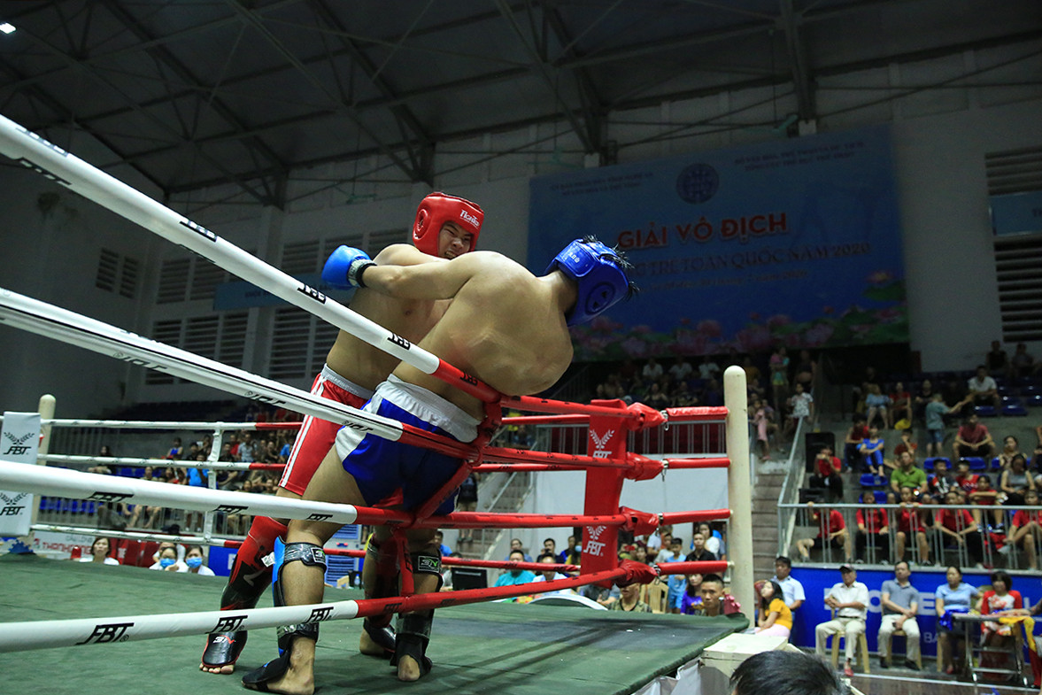 Giải vô địch Kick-Boxing trẻ toàn quốc 2020 khép lại với những màn đối đầu quyết liệt. Ảnh: Hải Vương