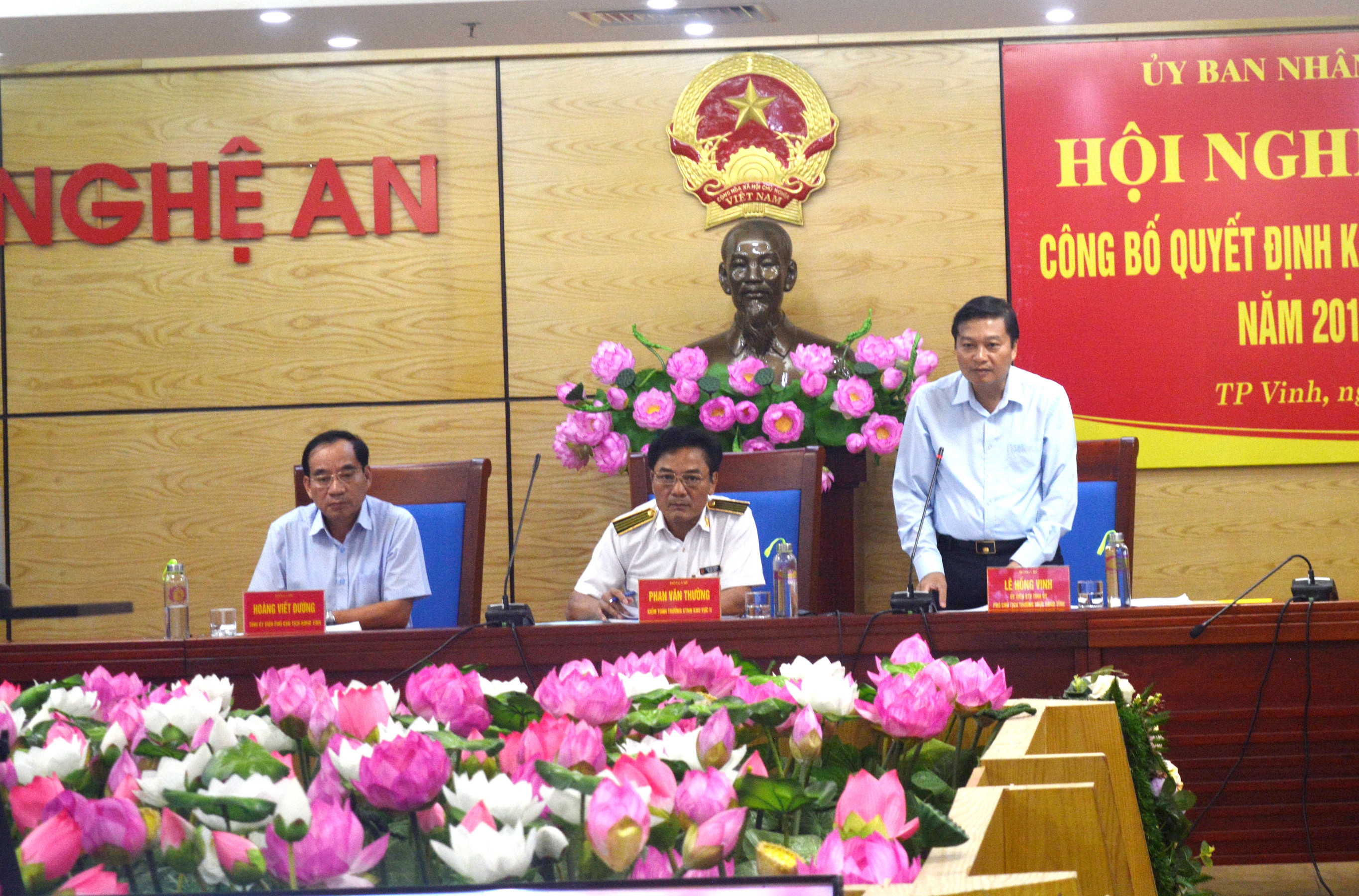 Đồng chí Lê Hồng Vinh, Ủy viên BTV Tỉnh ủy, Phó Chủ tịch Thường trực UBND tỉnh quán triệt một