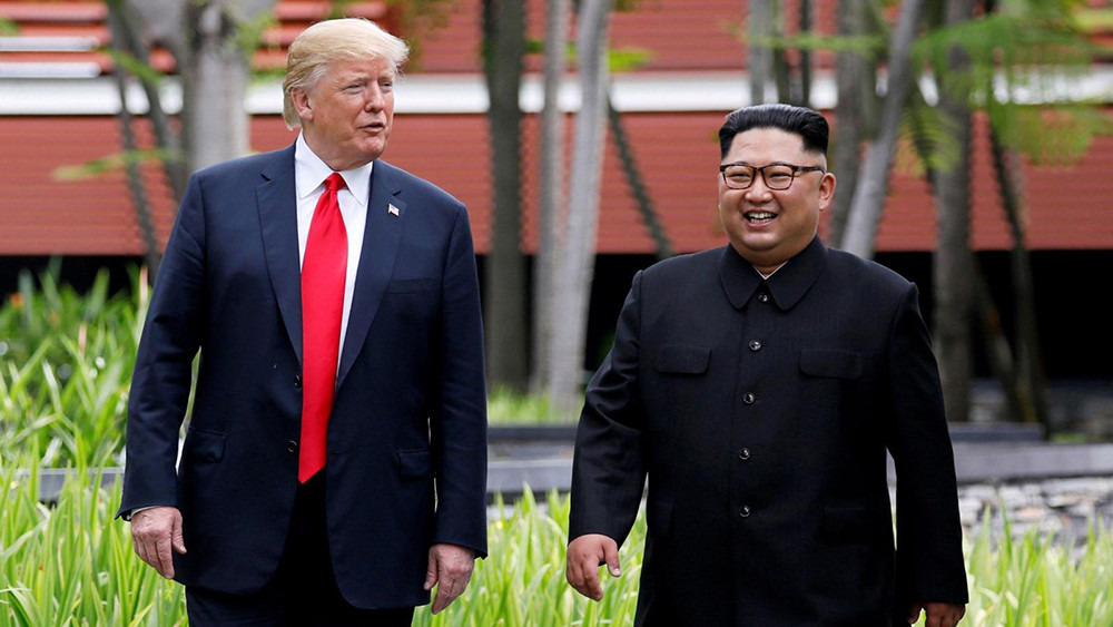 Tổng thống Donald Trump và Nhà lãnh đạo Kim Jong un tại Hội nghị thượng đỉnh ở Hà Nội hồi tháng 2/2019. Ảnh: Reuters