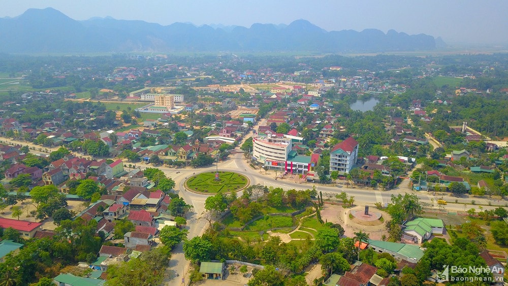 Một góc thị trấn Tân Kỳ. Ảnh: Sách Nguyễn