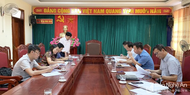 Ban Nội chính Tỉnh ủy kiểm tra rà soát các kết luận thanh tra KT-XH tại thị xã Hoàng Mai. Ảnh tư liệu: Lê Thủy