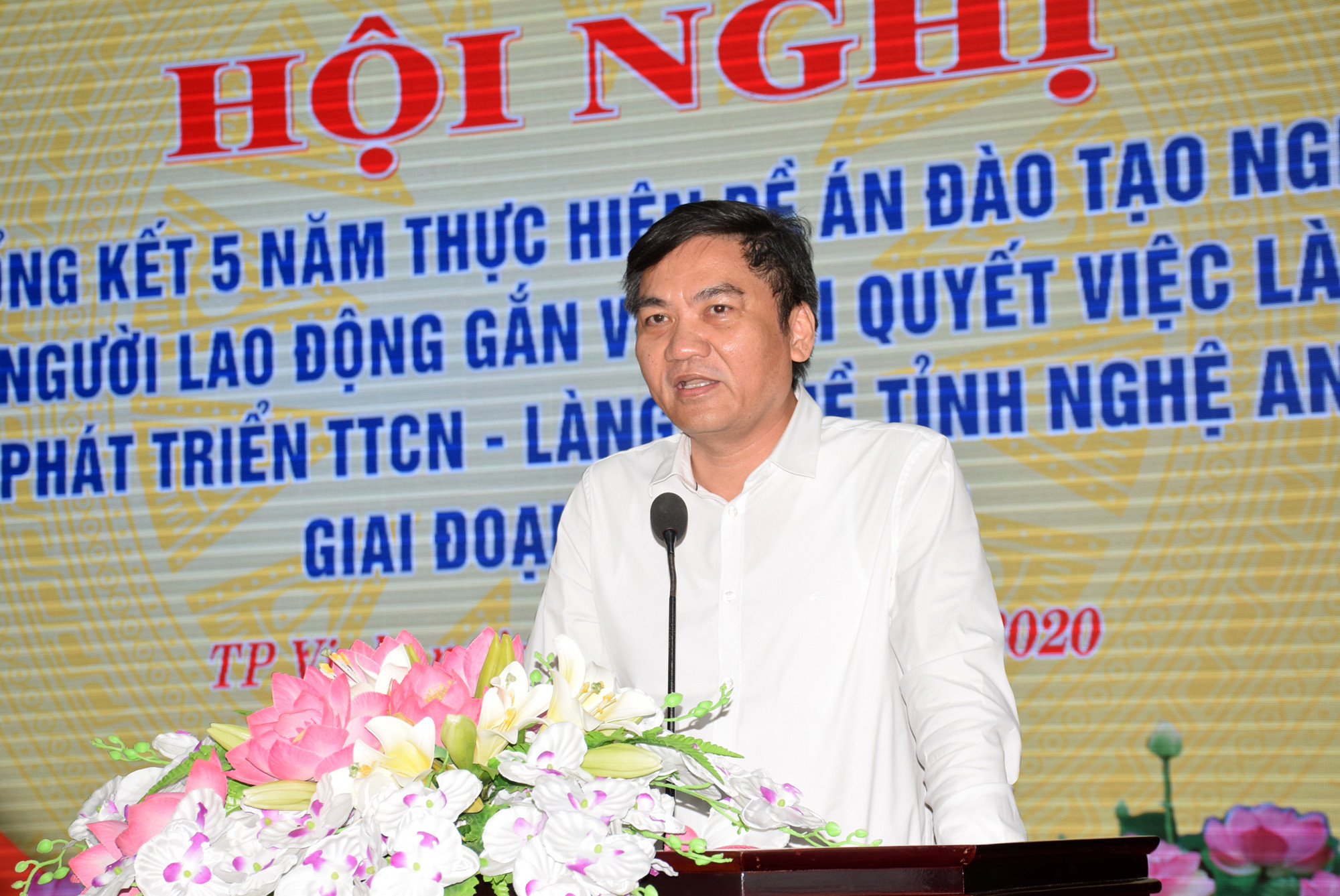 Đồng chí Hoàng Nghĩa Hiếu - Phó Chủ tịch UBND tỉnh phát biểu kết luận tại hội nghị. Ảnh: Xuân Hoàng